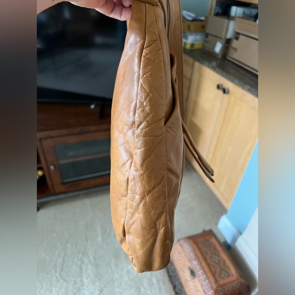 L.J. Simone Vintage Genuine Leather Crossbody Shoulder Bag with Bow Detail - Picture 4 of 10